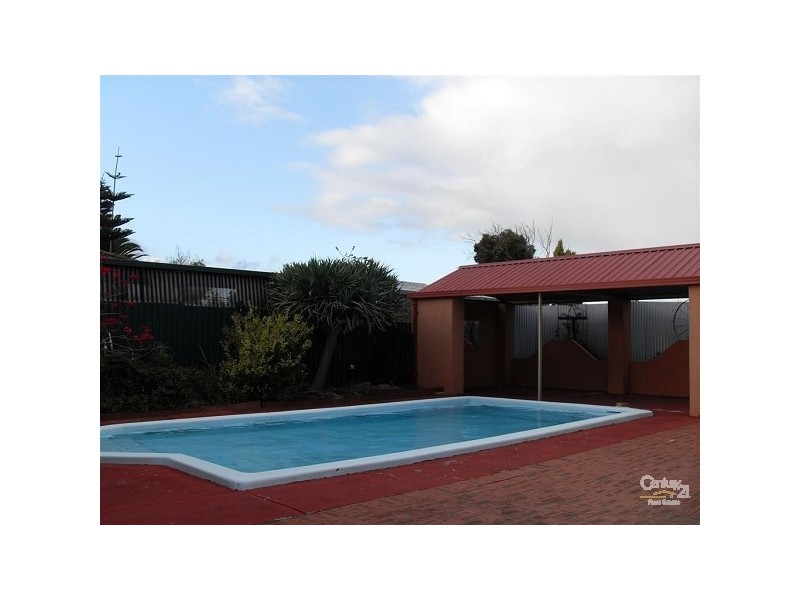 8 Ledger Street, Warnbro WA 6169
