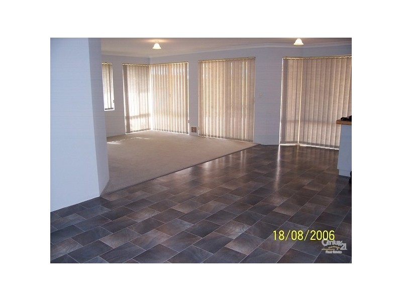 8 Morfontaine Parade, Port Kennedy WA 6172