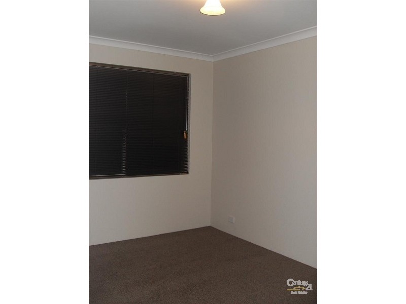 8 Morfontaine Parade, Port Kennedy WA 6172