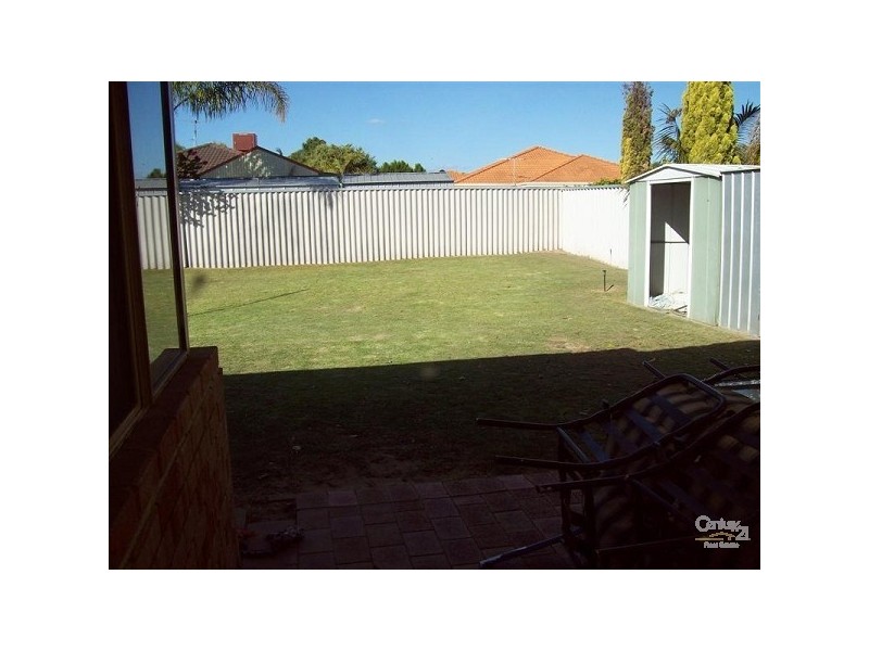 4 Macau Place, Warnbro WA 6169