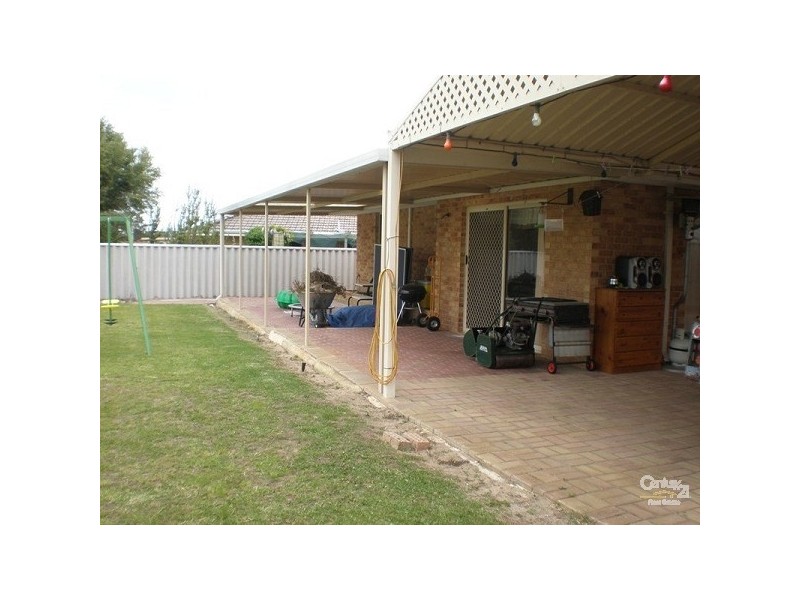 5 Waterloo Road, Cooloongup WA 6168