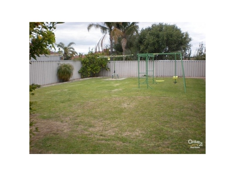 5 Waterloo Road, Cooloongup WA 6168