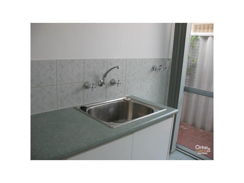 4/112 Kent street, Rockingham WA 6168