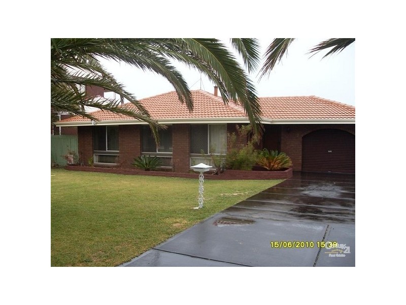 12 Malibu Road, Safety Bay WA 6169