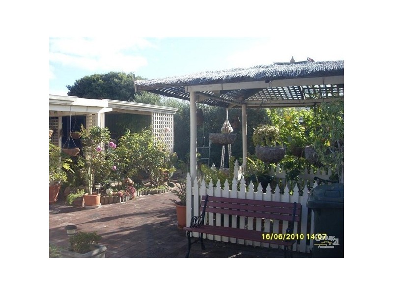 12 Malibu Road, Safety Bay WA 6169