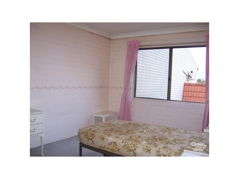 18/13 Merope Close, Rockingham WA 6168