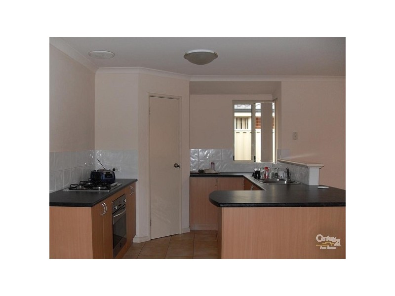 11 Riaza Parkway, Port Kennedy WA 6172