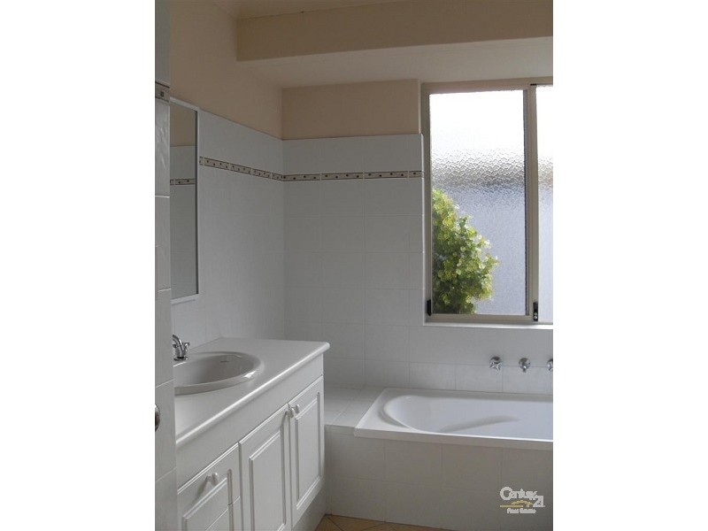 11 Riaza Parkway, Port Kennedy WA 6172