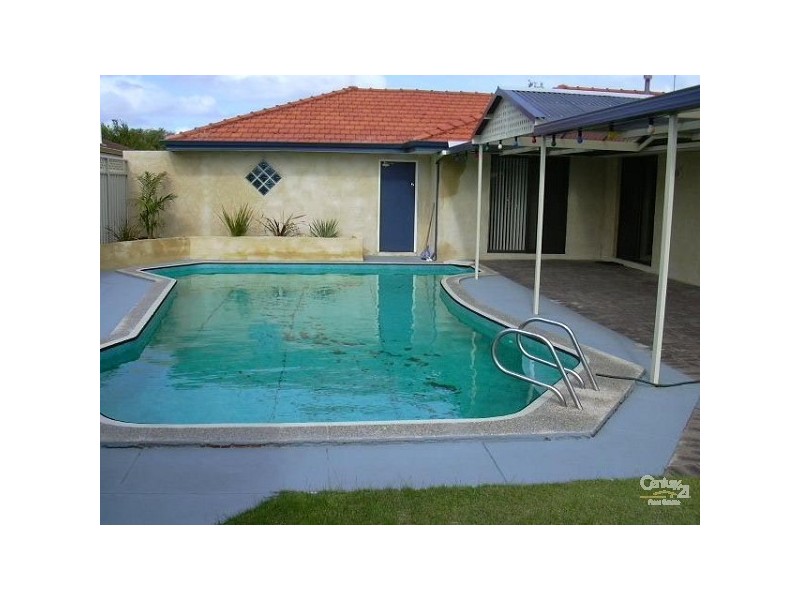 10 Ocean Place, Waikiki WA 6169