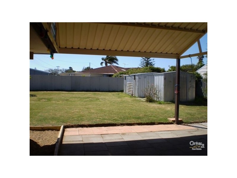 39 Cambridge Crescent, Cooloongup WA 6168