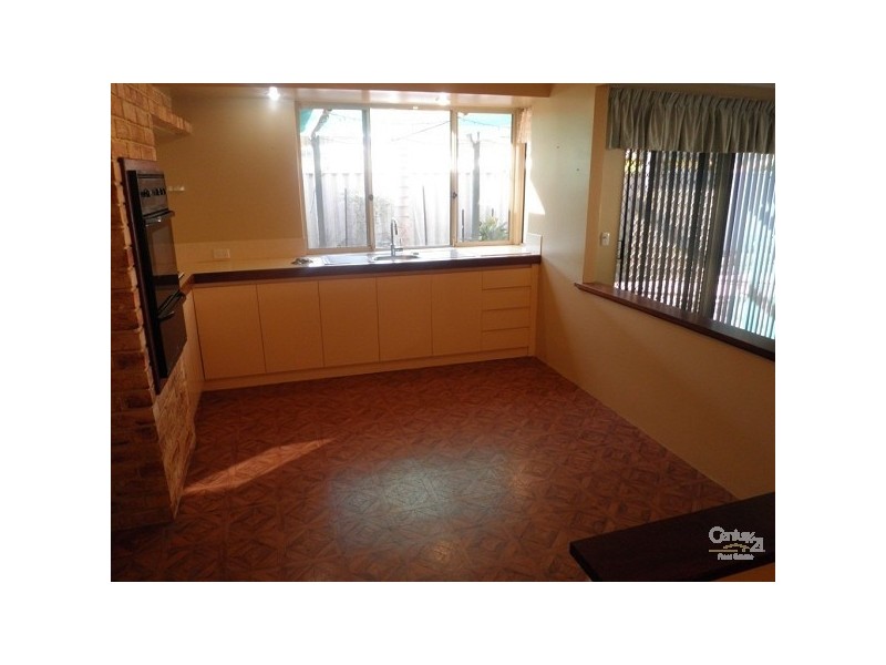 35 The Avenue, Warnbro WA 6169