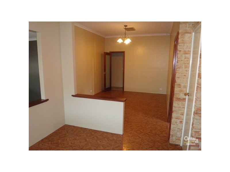 35 The Avenue, Warnbro WA 6169