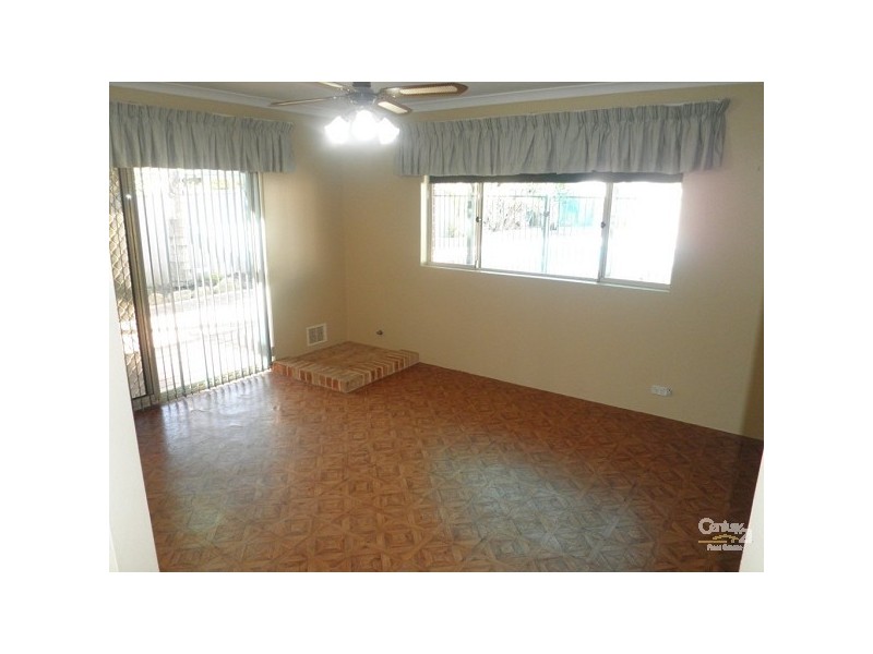 35 The Avenue, Warnbro WA 6169