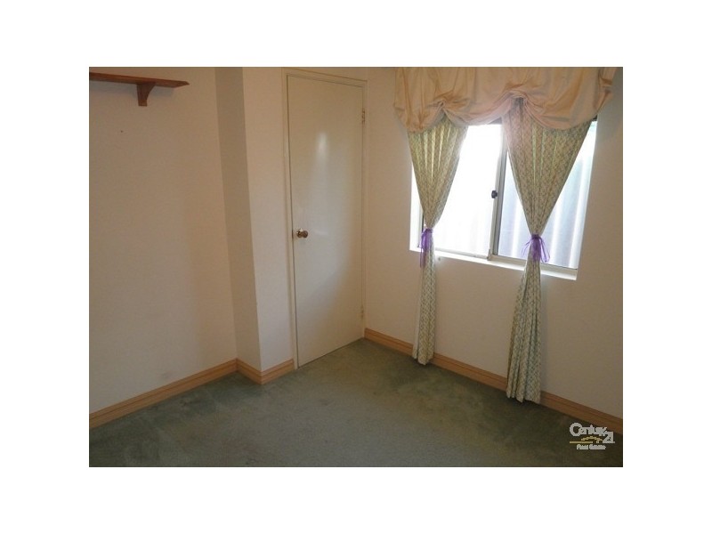 35 The Avenue, Warnbro WA 6169