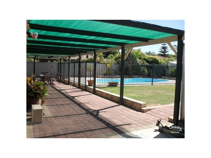35 The Avenue, Warnbro WA 6169