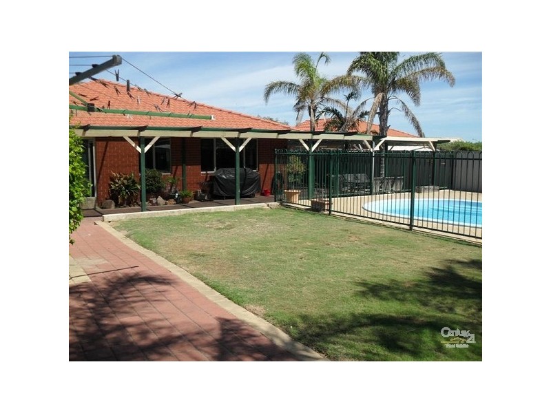 35 The Avenue, Warnbro WA 6169