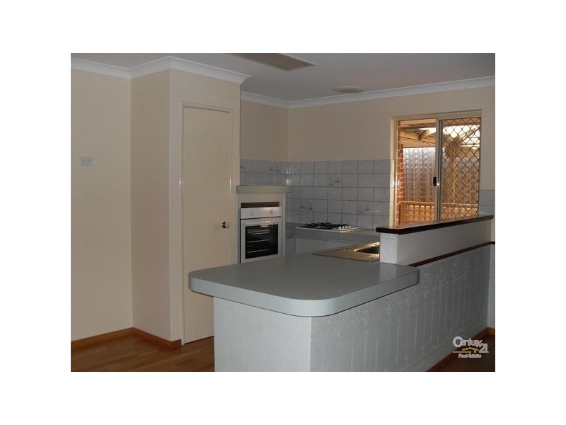 11 Palmer Street, Warnbro WA 6169
