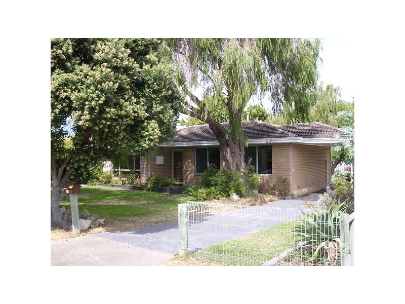 25 Biscayne Street, Safety Bay WA 6169