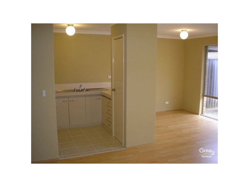 28/96 Simpson Avenue, Rockingham WA 6168