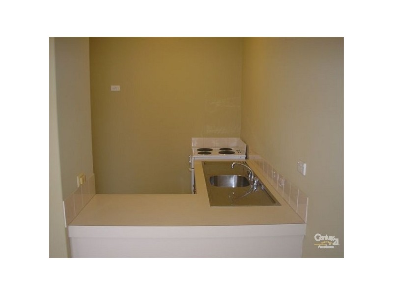 28/96 Simpson Avenue, Rockingham WA 6168