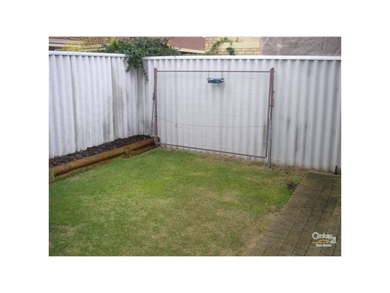 28/96 Simpson Avenue, Rockingham WA 6168