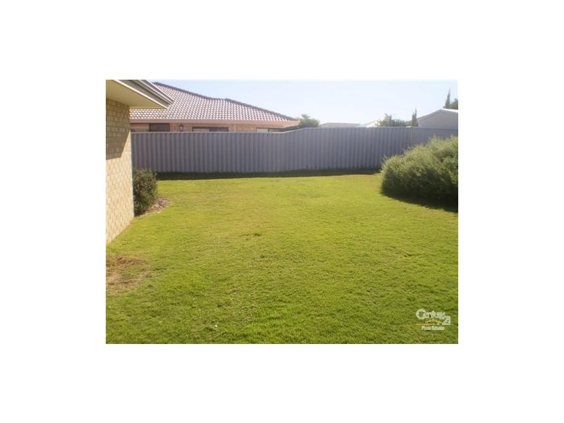 18 Morfontaine Parade, Port Kennedy WA 6172