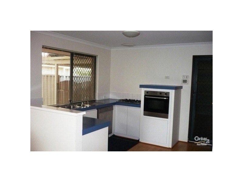 15 Dunlowe Loop, Warnbro WA 6169