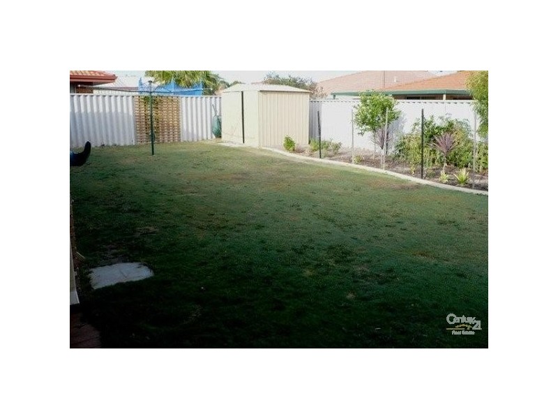 15 Dunlowe Loop, Warnbro WA 6169