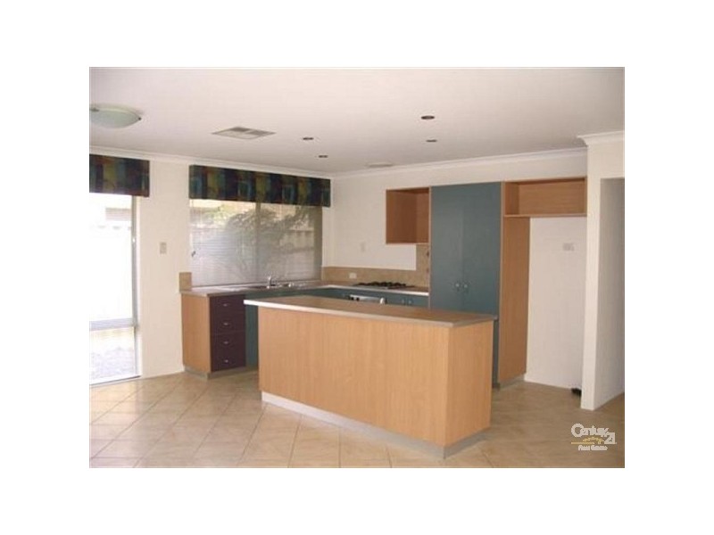 11 San Sebastian Boulevard, Port Kennedy WA 6172