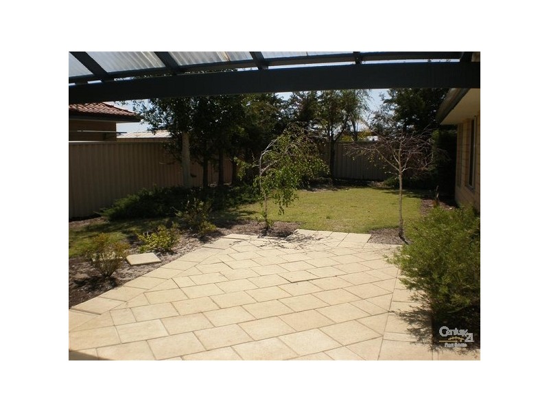 11 San Sebastian Boulevard, Port Kennedy WA 6172