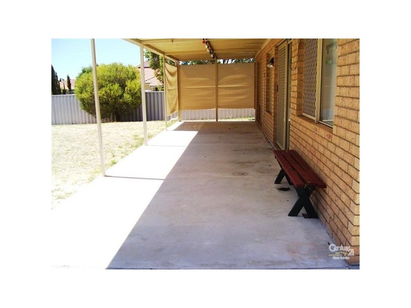 2 Bunda Place, Waikiki WA 6169