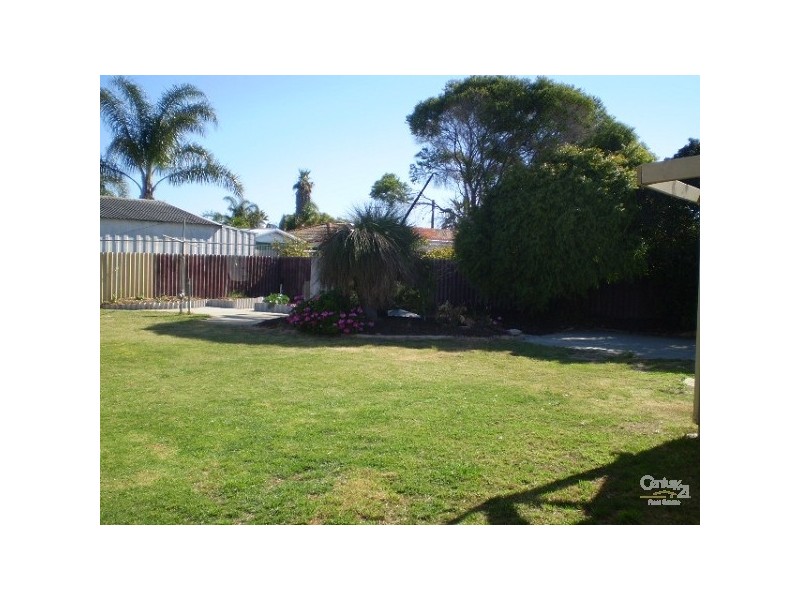 6 Voyager Court, Cooloongup WA 6168