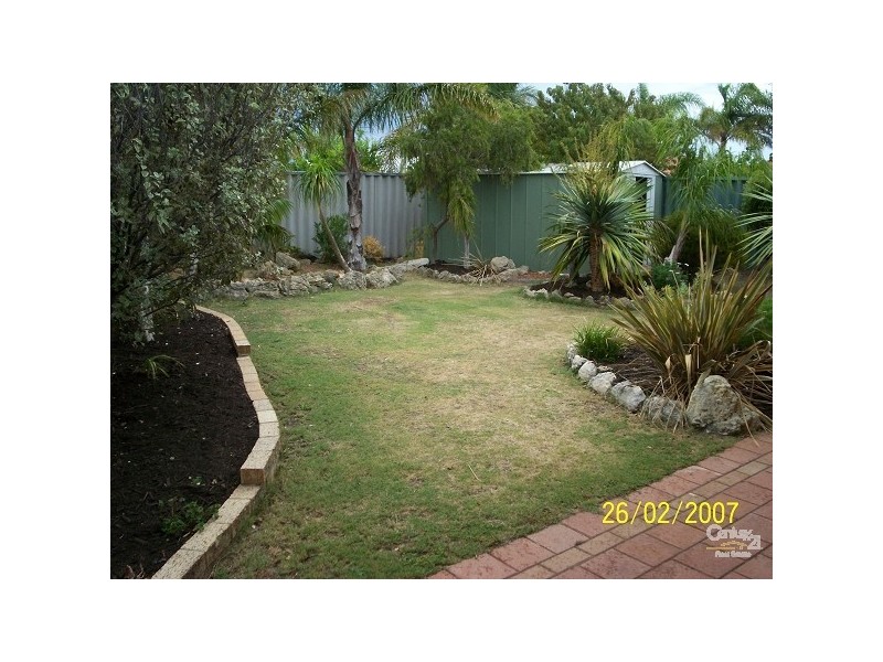 28 Montebourg Meander, Port Kennedy WA 6172