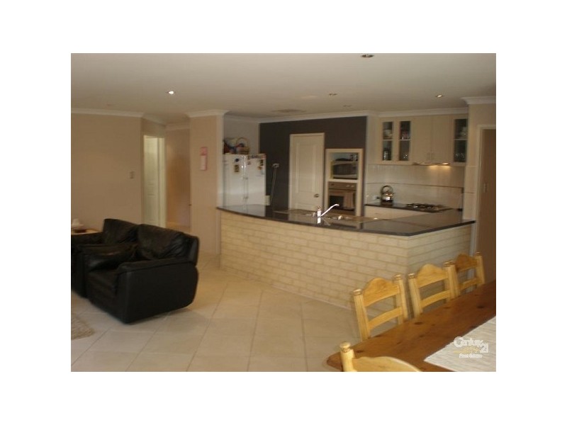 8 Apache Boulevard, Rockingham WA 6168