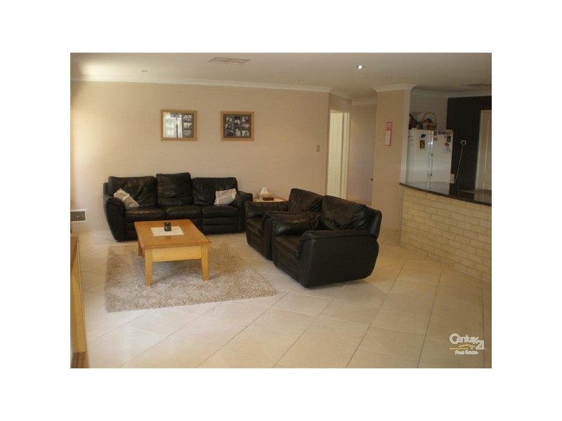 8 Apache Boulevard, Rockingham WA 6168
