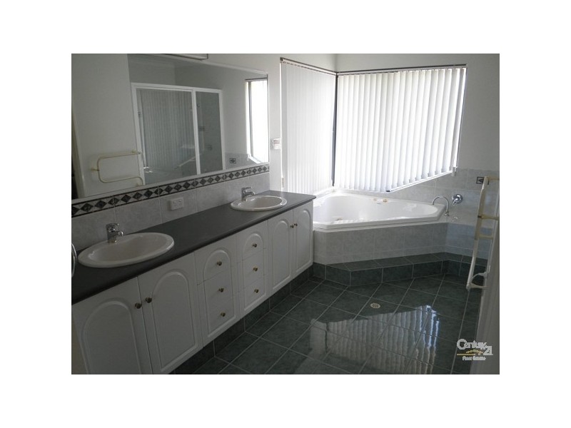 117 Penguin Road, Safety Bay WA 6169