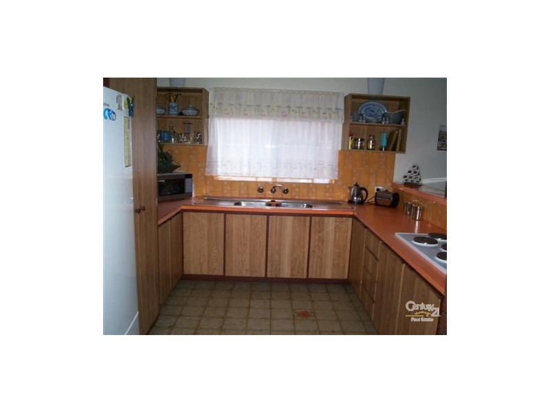 8 Coral Road, Safety Bay WA 6169