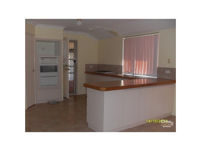 18 Silvertop Circle, Warnbro WA 6169
