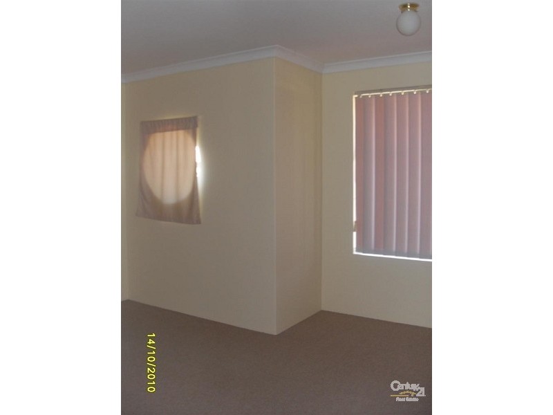 18 Silvertop Circle, Warnbro WA 6169