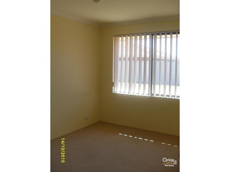 18 Silvertop Circle, Warnbro WA 6169