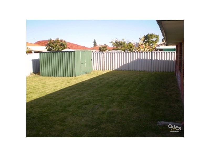 18 Silvertop Circle, Warnbro WA 6169