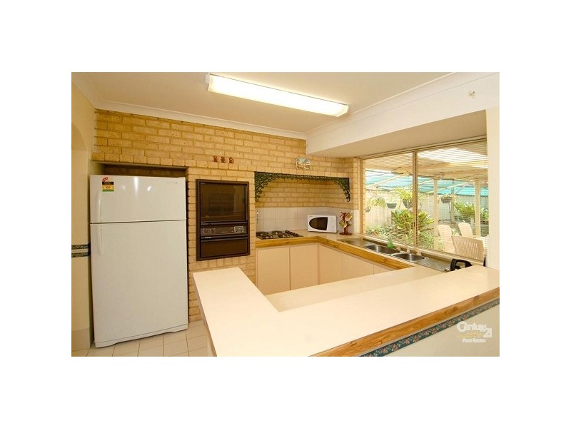 9 Diamantina Way, Rockingham WA 6168