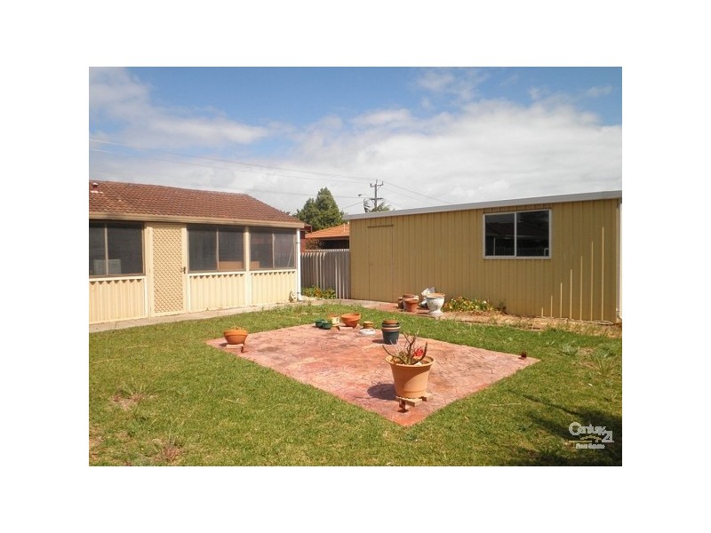 23 Henry Street, Rockingham WA 6168