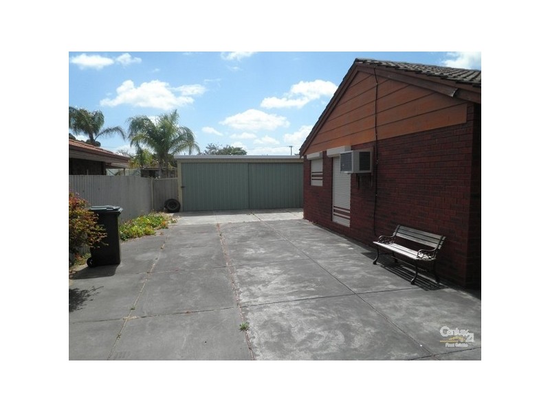 23 Henry Street, Rockingham WA 6168