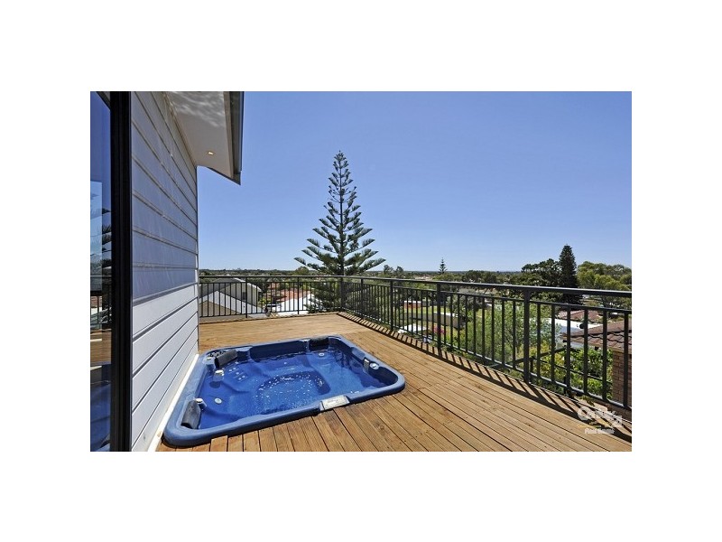 14 Hilda Road, Waikiki WA 6169