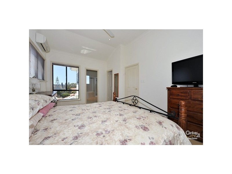 14 Hilda Road, Waikiki WA 6169