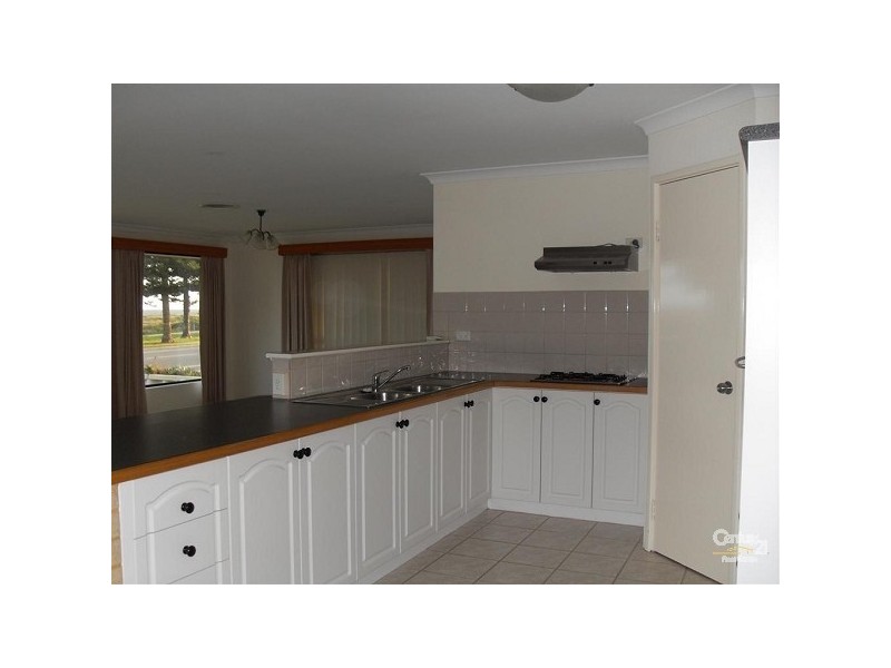 266 Safety Bay Road, Safety Bay WA 6169