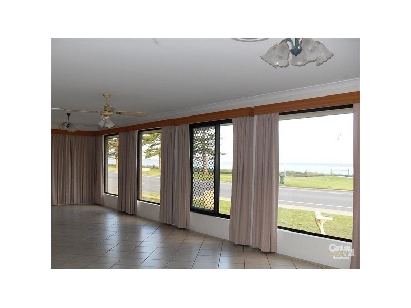 266 Safety Bay Road, Safety Bay WA 6169