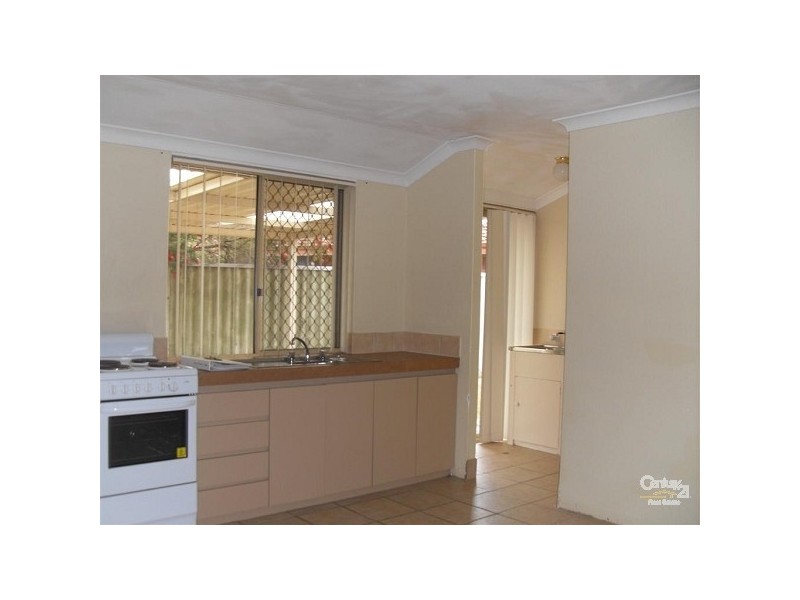 8 Fox Close, Waikiki WA 6169