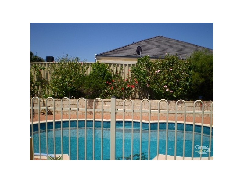 14 Saint Maxime Avenue, Port Kennedy WA 6172